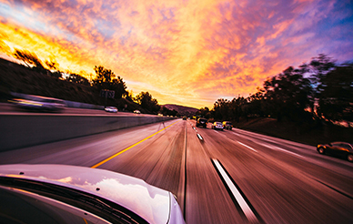 ¿Está apagada la luz porque hay algún problema con la batería? ¿Cuánto tiempo puede durar la batería?