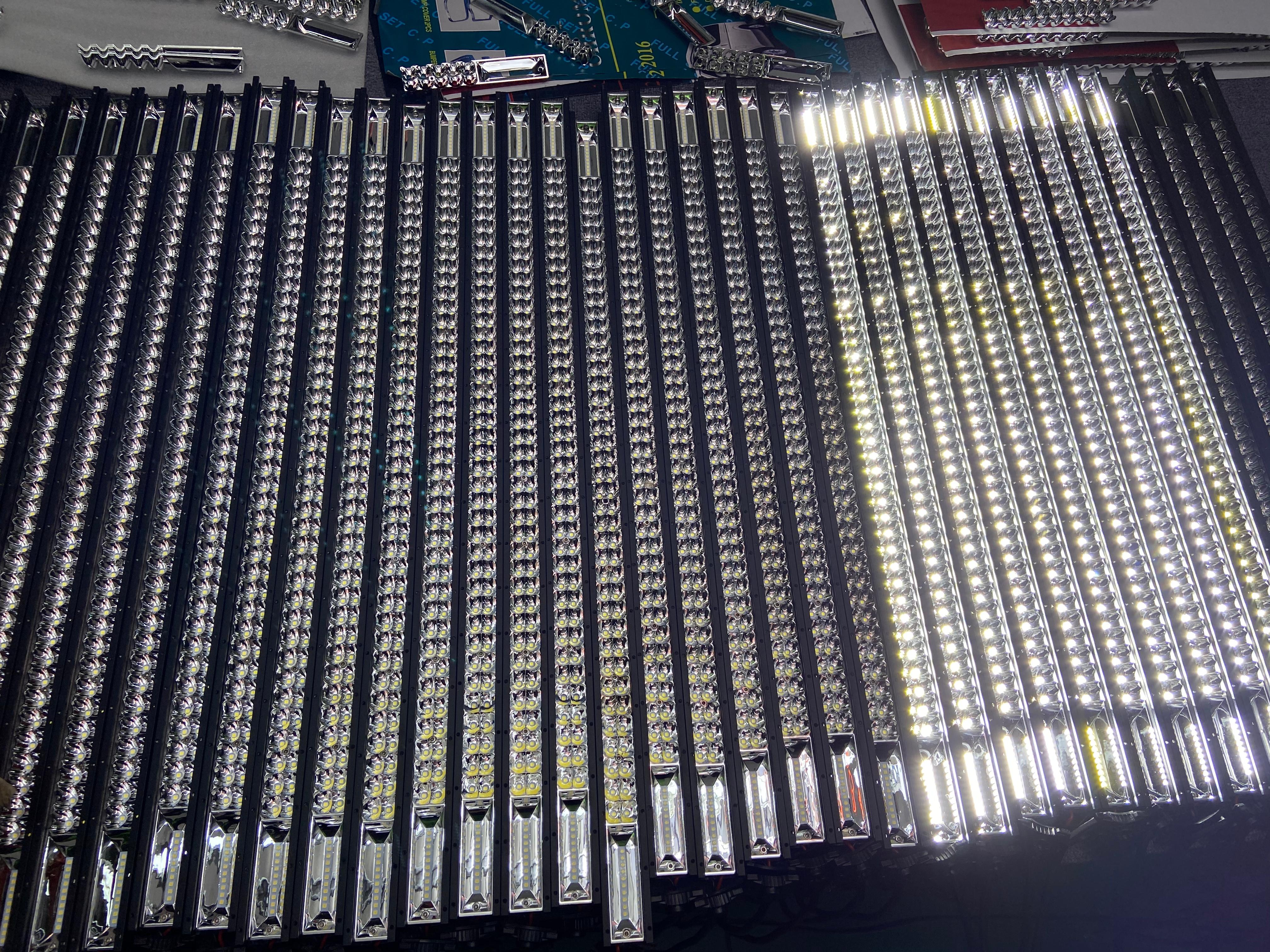 muchas barras de luz led