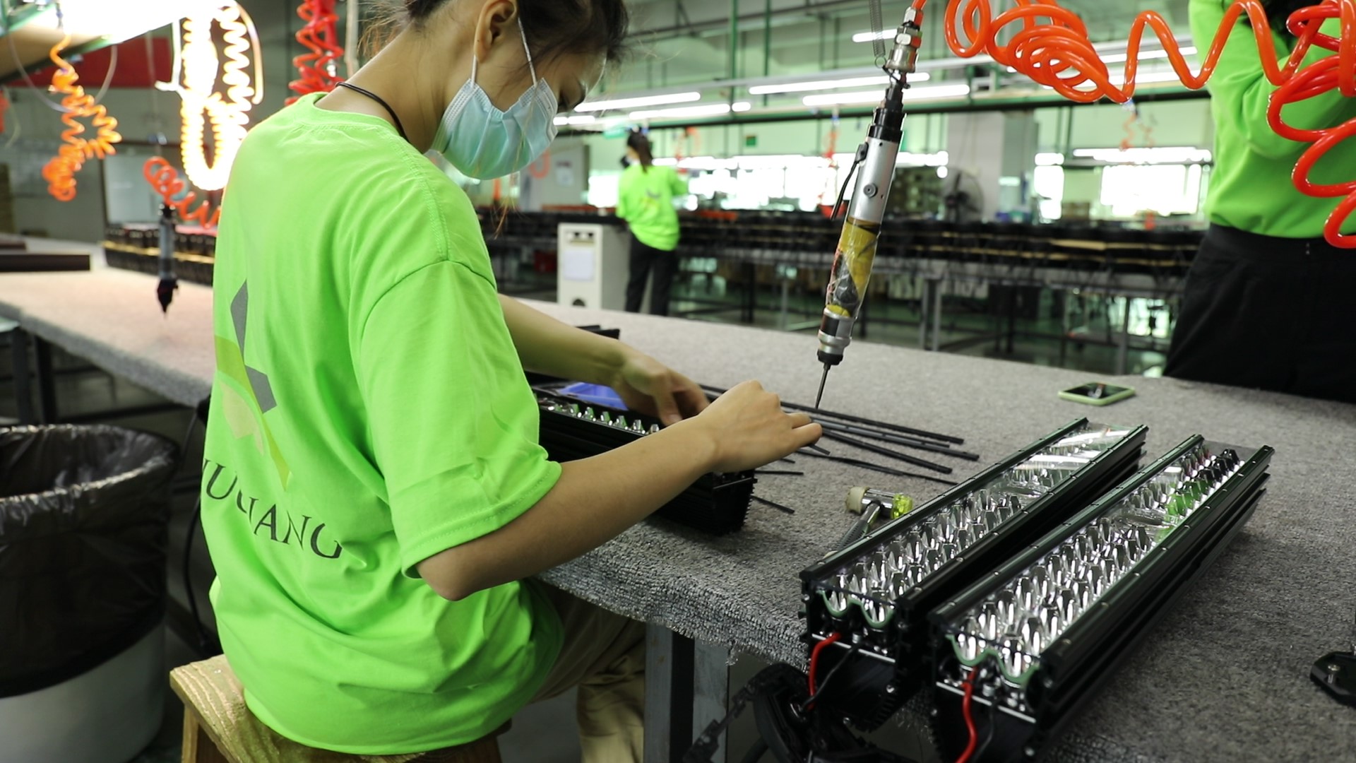 ¿Cómo desmontar la barra de luz láser?